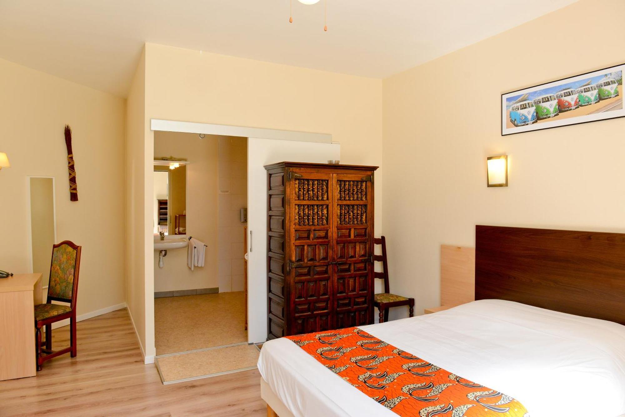 Logis Hostellerie Du Neez Gan Exterior photo